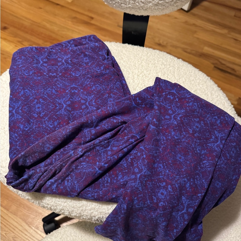 LuLARoe- Butter soft Purple and Blue Patterned Leggings